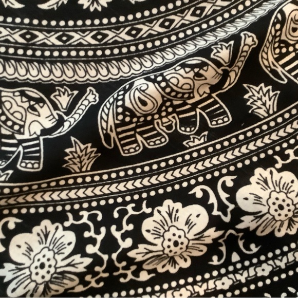 This is a large piece of material (made in India and 100% cotton). brand new. - Picture 5 of 6
